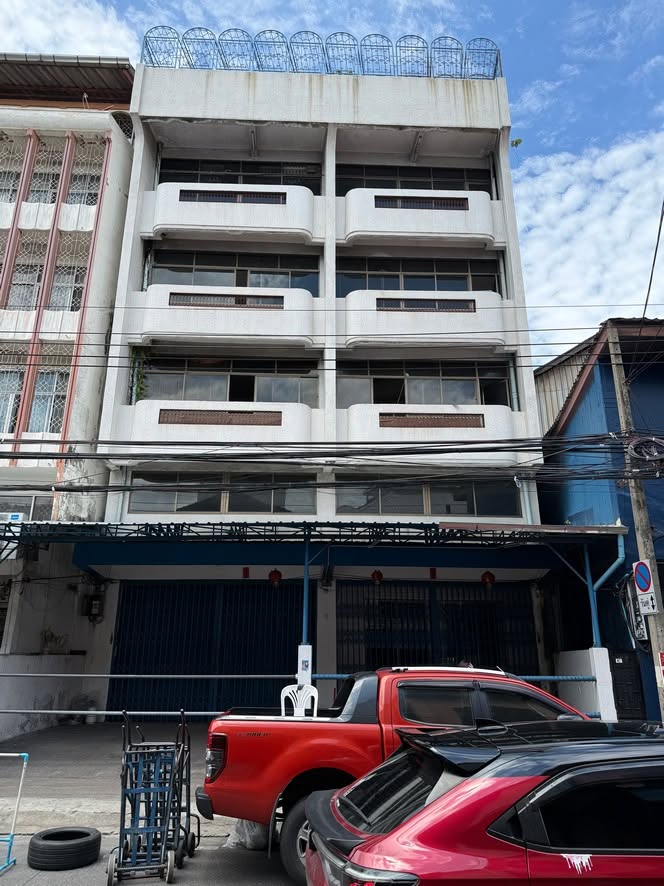 อาคารเดิม โครงการรีโนเวท Community Mall ถนนทรงวาด