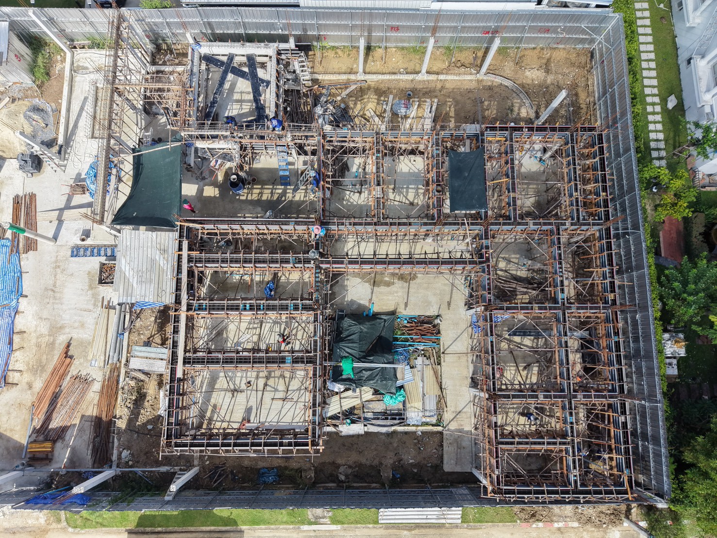 ภาพมุมบนโครงการบ้าน 2 ชั้น 800 ตร.ม. แสดงผังและงานโครงสร้าง